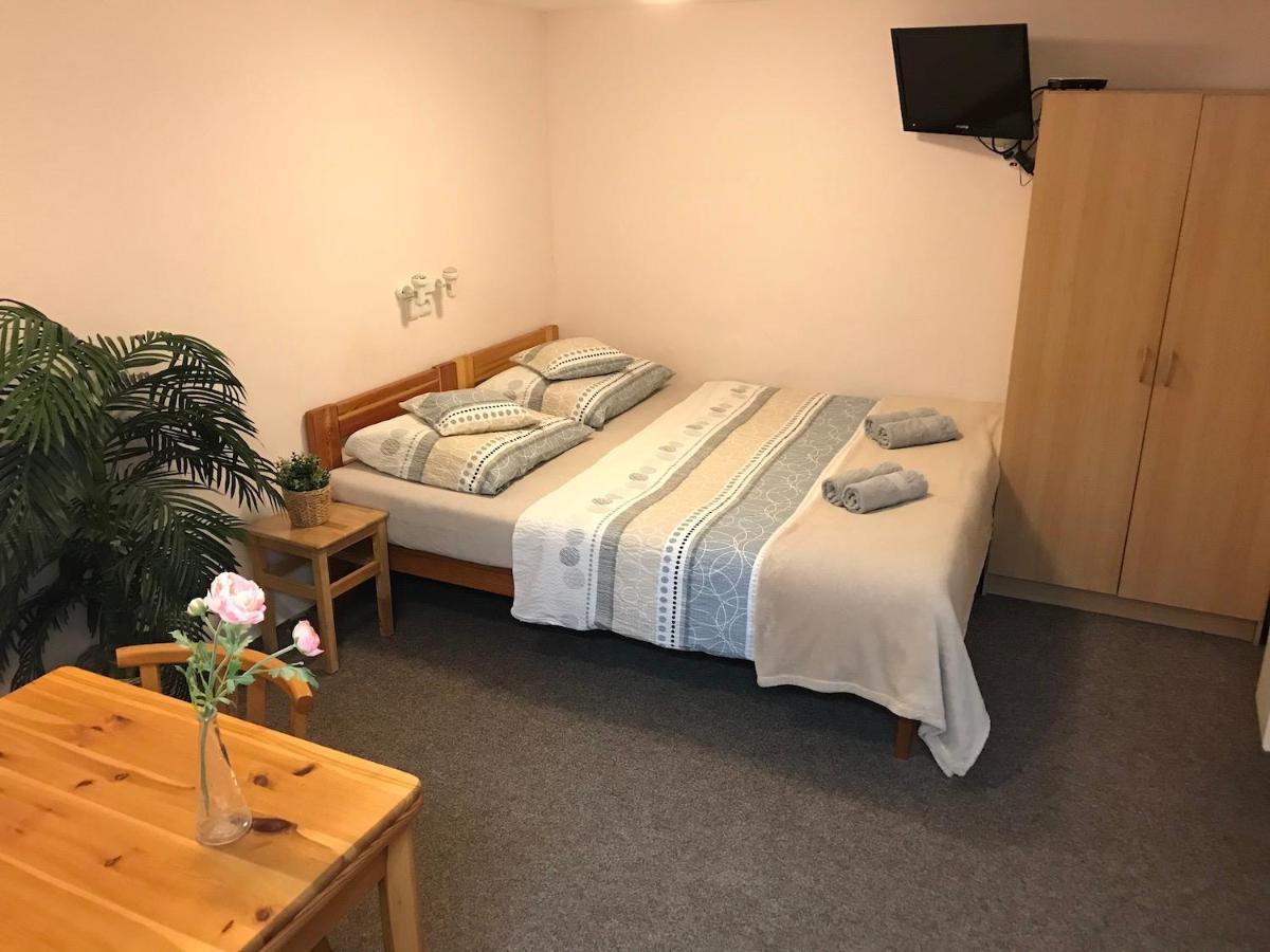 Pension Crhan Mikulov Bagian luar foto