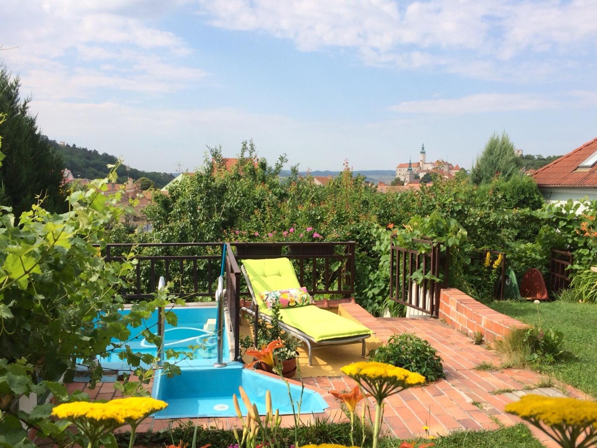 Pension Crhan Mikulov Bagian luar foto
